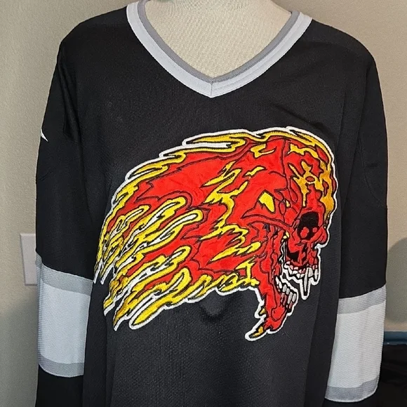 Giant Tag Black XL Metallica 1996 Hockey Jersey with Push Head Flaming Skull - Picture 1 of 8